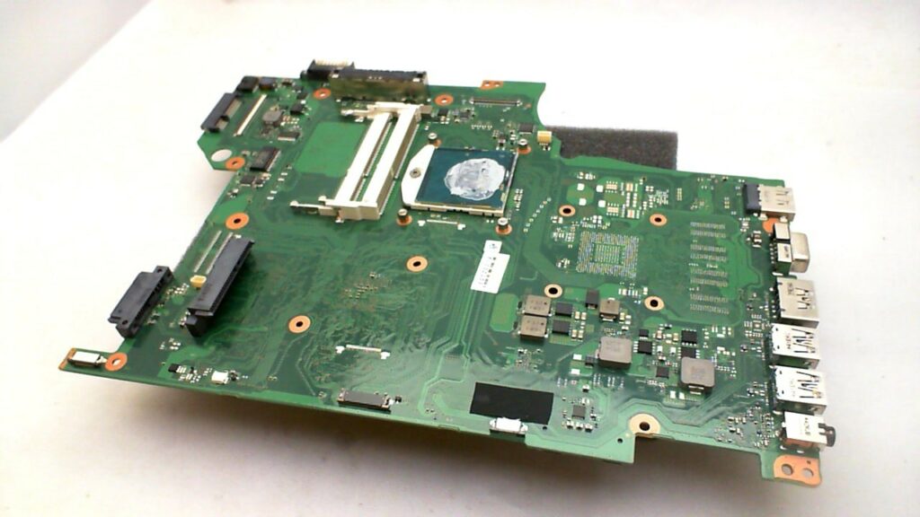 P000584300 TOSHIBA motherboard A50-A-151 FAWGSY3 A3642A EL2103 S1